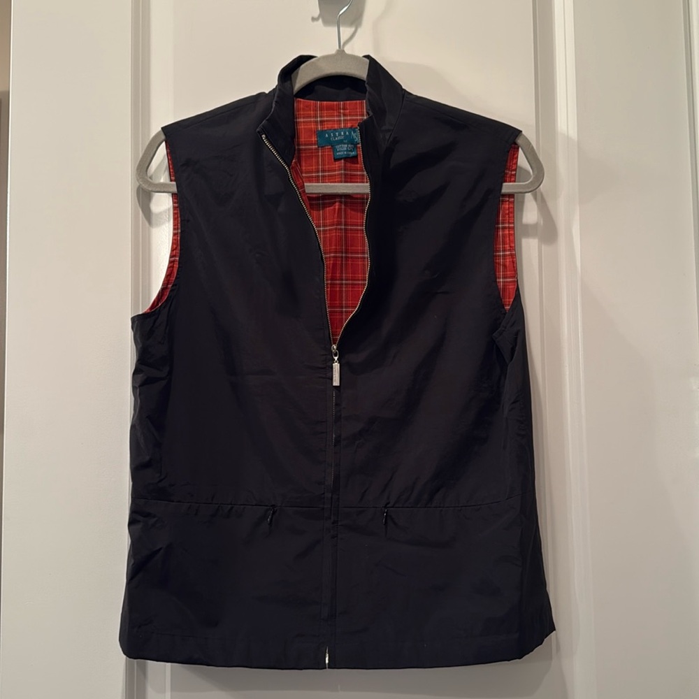 NWOT Astra Full Zip Stand Collar Golf Vest Size M